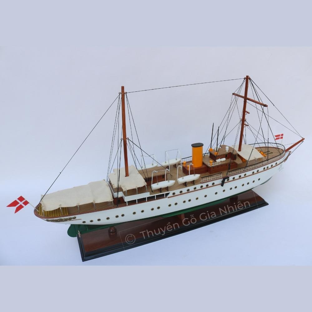Mô Hình Thuyền Gỗ Trang Trí Phong Thủy Dạng Thuyền Du Lịch DANNEBROG Her Danish Majesty's Yacht Chính Hãng, Hàng Xuất Khẩu Chất Lượng Cao