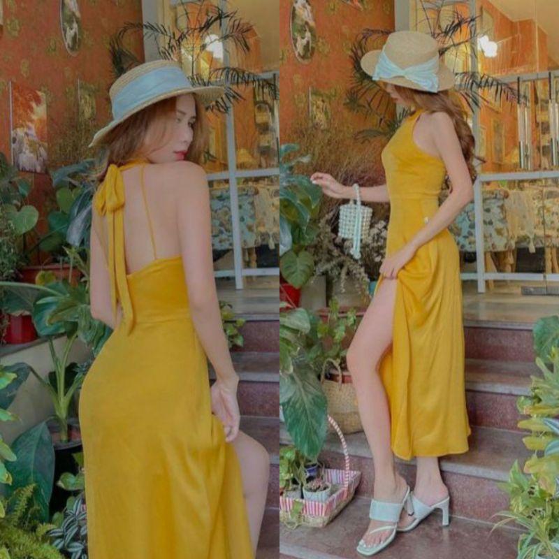 VÁY ĐẦM VÀNG KIỂU HỞ LƯNG VÀNG CỔ YẾM XẺ ĐÙI