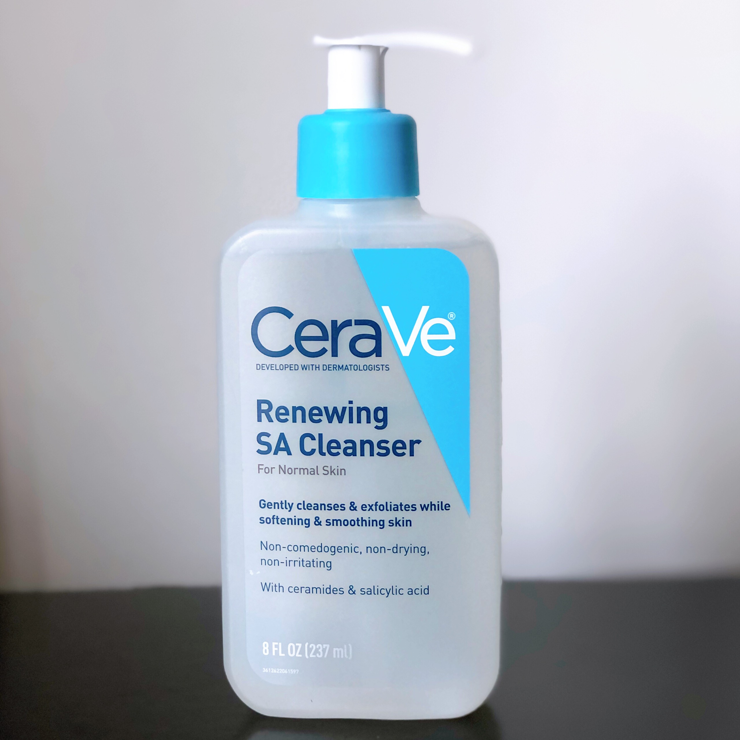 Sữa Rửa Mặt CeraVe Renewing SA Cleanser Dành Cho Da Thường 237ml 