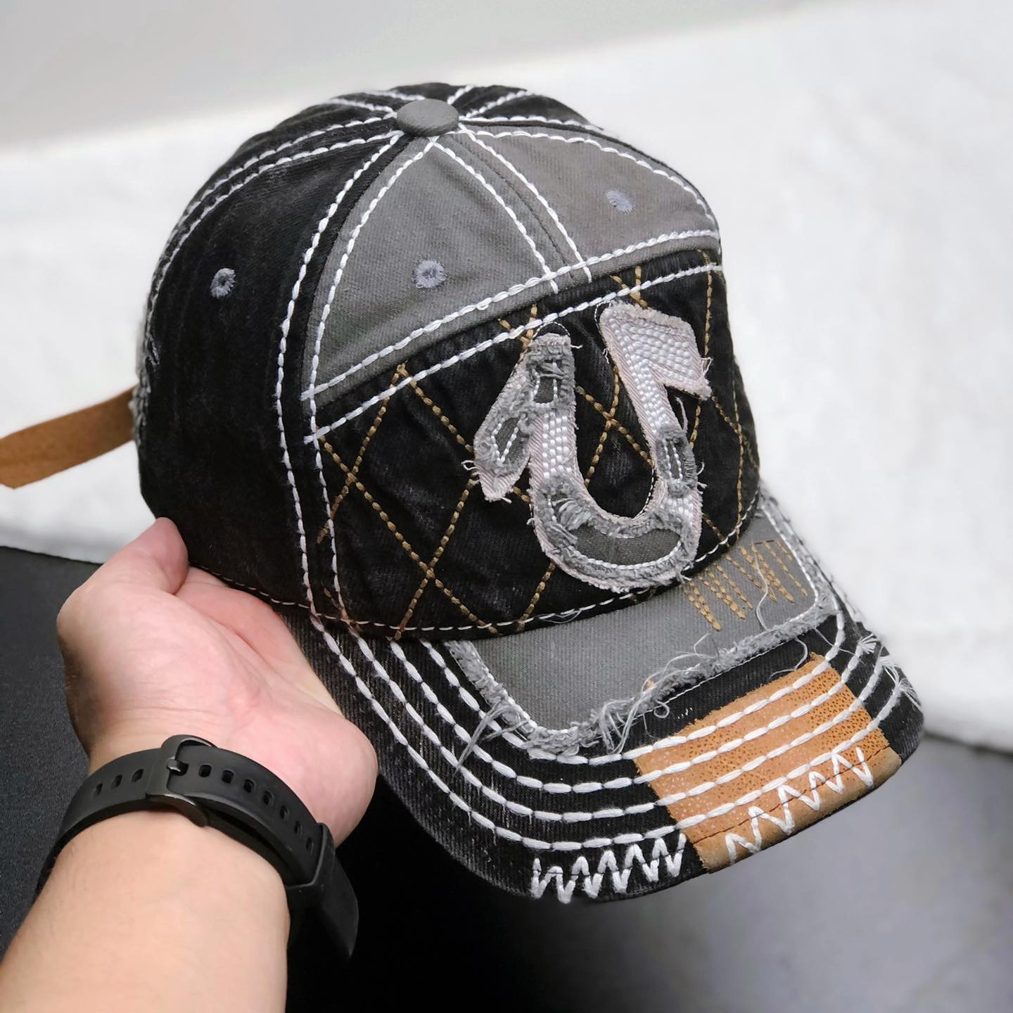 Nón nam, mũ lưỡi trai Ông Địa U rách phối vải jeans form đẹp thời trang đường phố