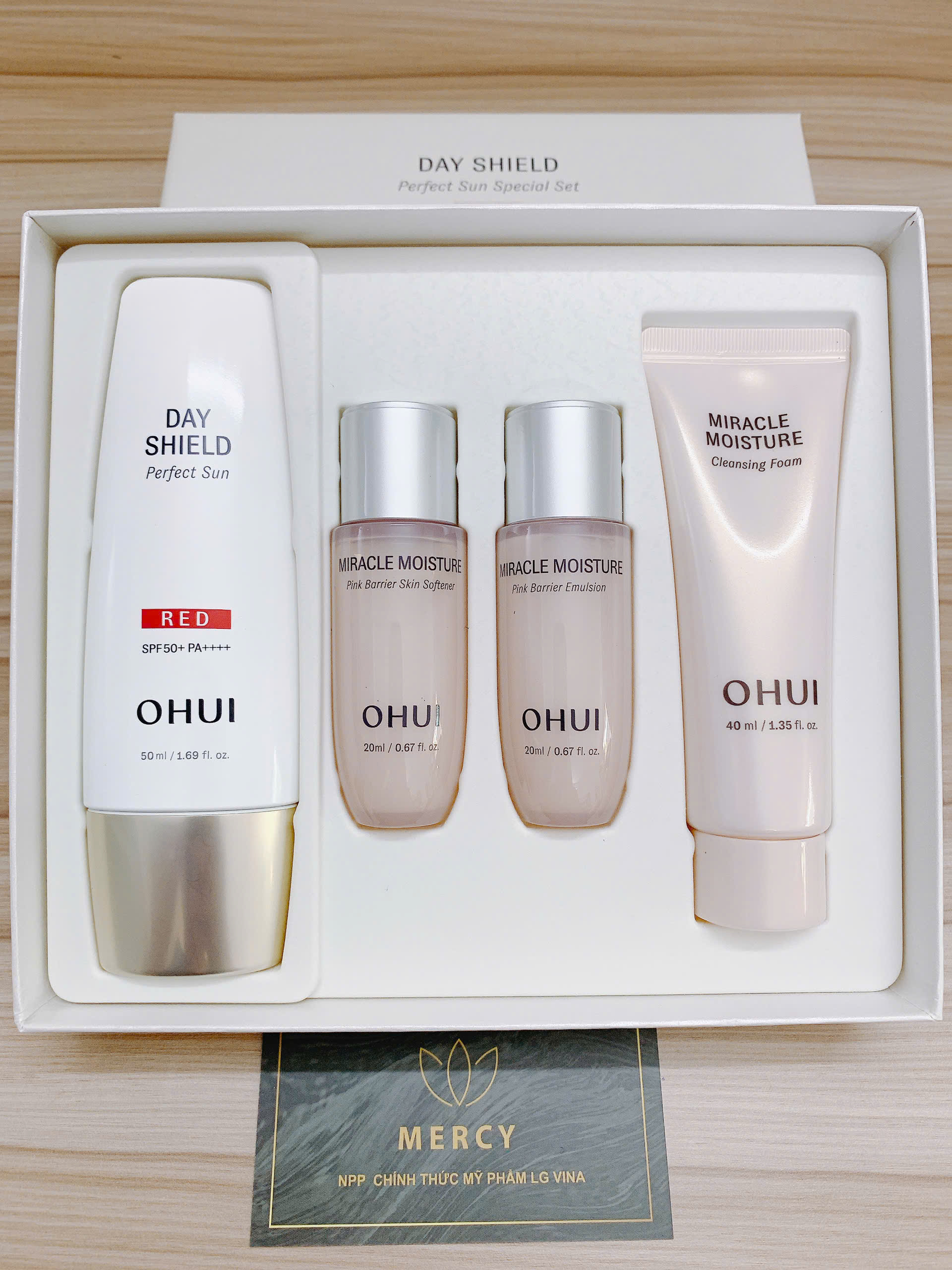Bộ kem chống nắng OHUI DS PERFECT SUN RED SET