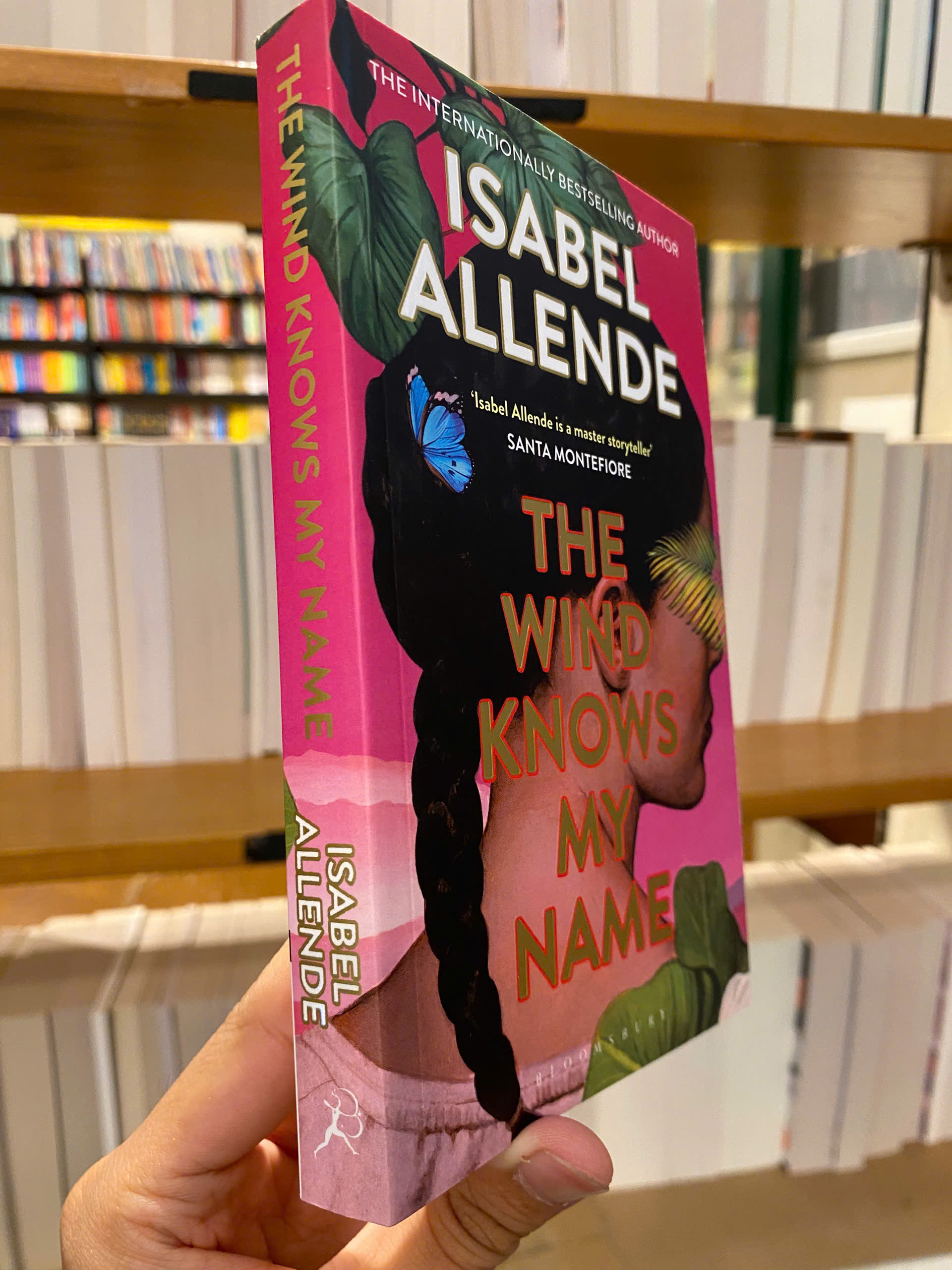 Sách - The Wind Knows My Name by Isabel Allende | English Historical Fiction / Ngoại văn Nhập khẩu