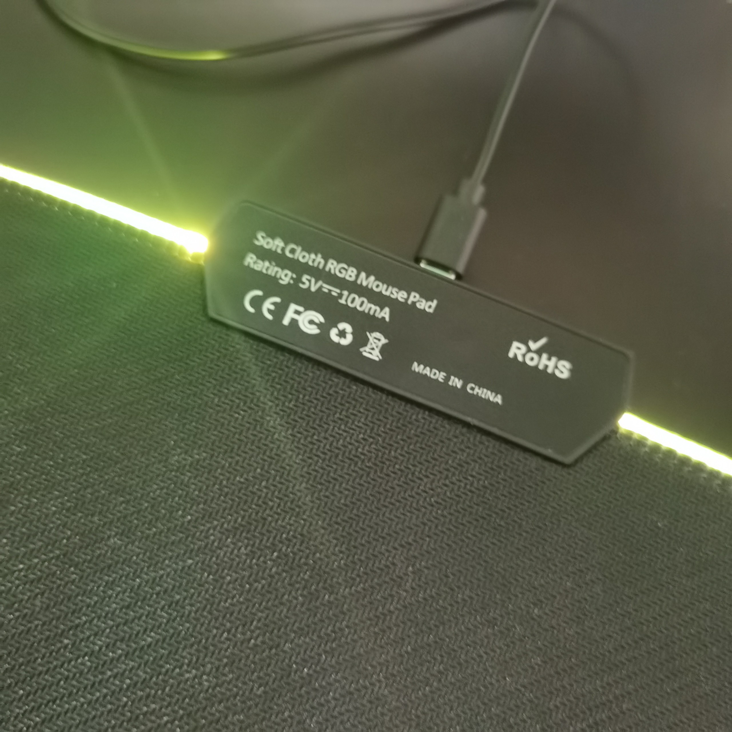 Lót chuột CÓ LED 25CM*35CM dày 4mm tích hợp LED RGB