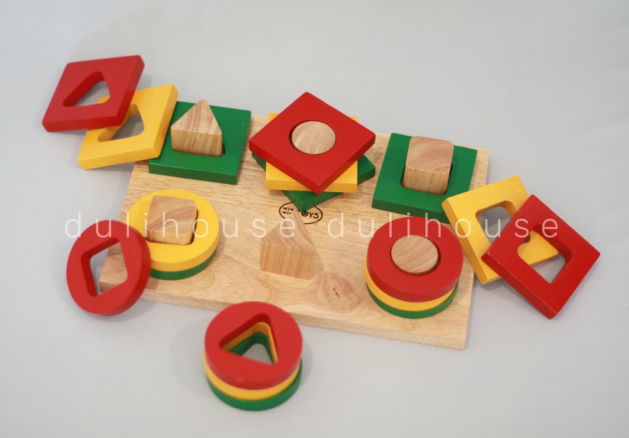 Đồ chơi gỗ cao cấp Bộ xếp 6 cọc, giúp bé phân biệt màu sắc, học cách so sánh, chọn lọc hình ảnh thích hợp để xếp vào đúng vị trí, tưởng tượng ra hình ảnh của bánh chưng, bánh dày qua các hình vuông &amp; hình tròn - Sản xuất tại Việt Nam