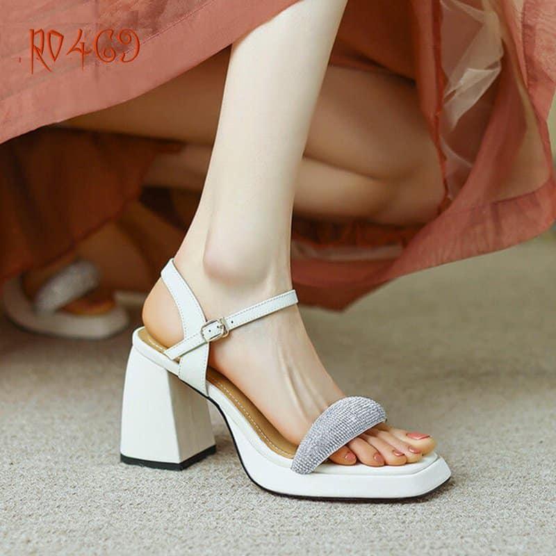 Mua Giày Sandal Nữ Cao Gót 8 Phân Hàng Hiệu Rosata Hai Màu Đen Trắng Ro469  | Tiki