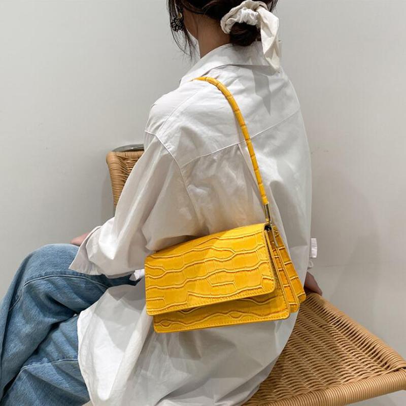 Thời Trang Túi Xách Cao Cấp Thiết Kế Đeo Vai Nữ New Họa Tiết Đính Đá Sát Nách Túi Sập Cầm Tay Nữ Túi