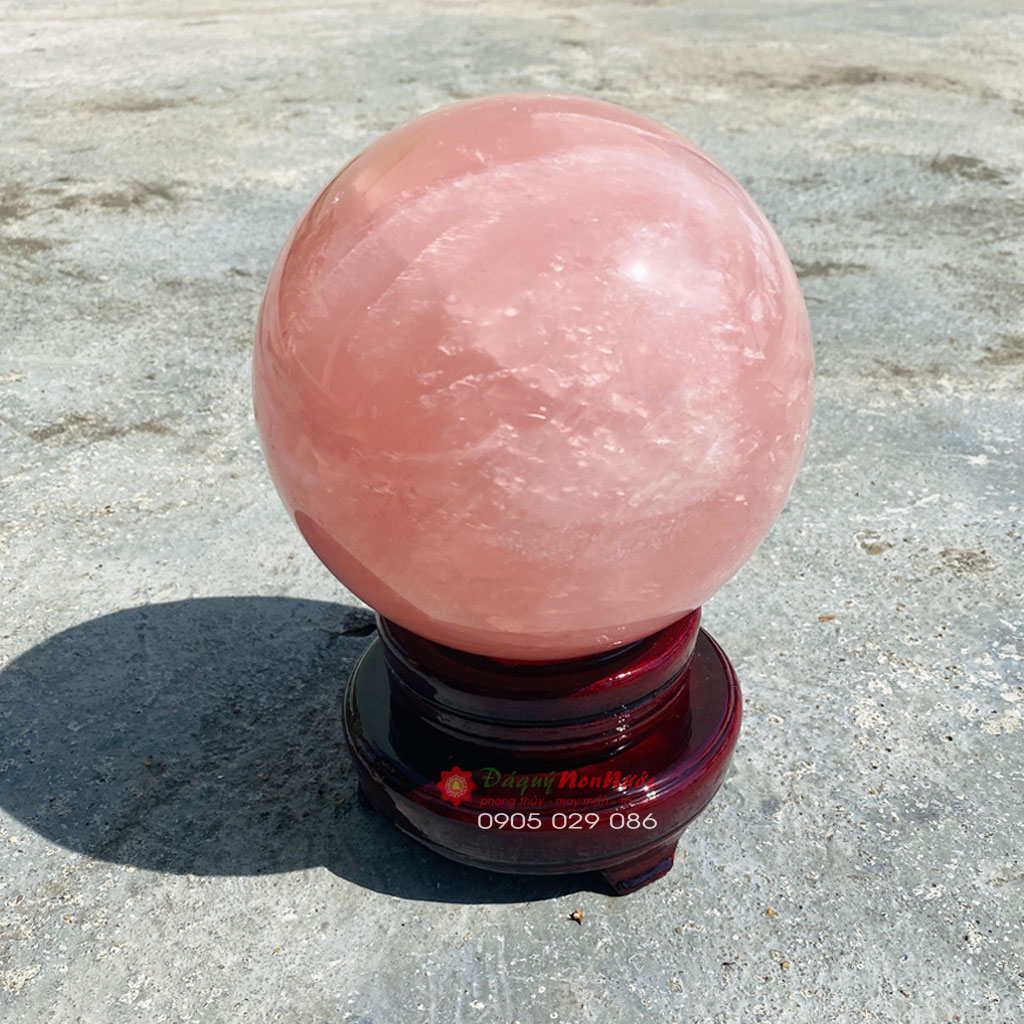Quả cầu đá thạch anh năng lượng phong thủy màu hồng