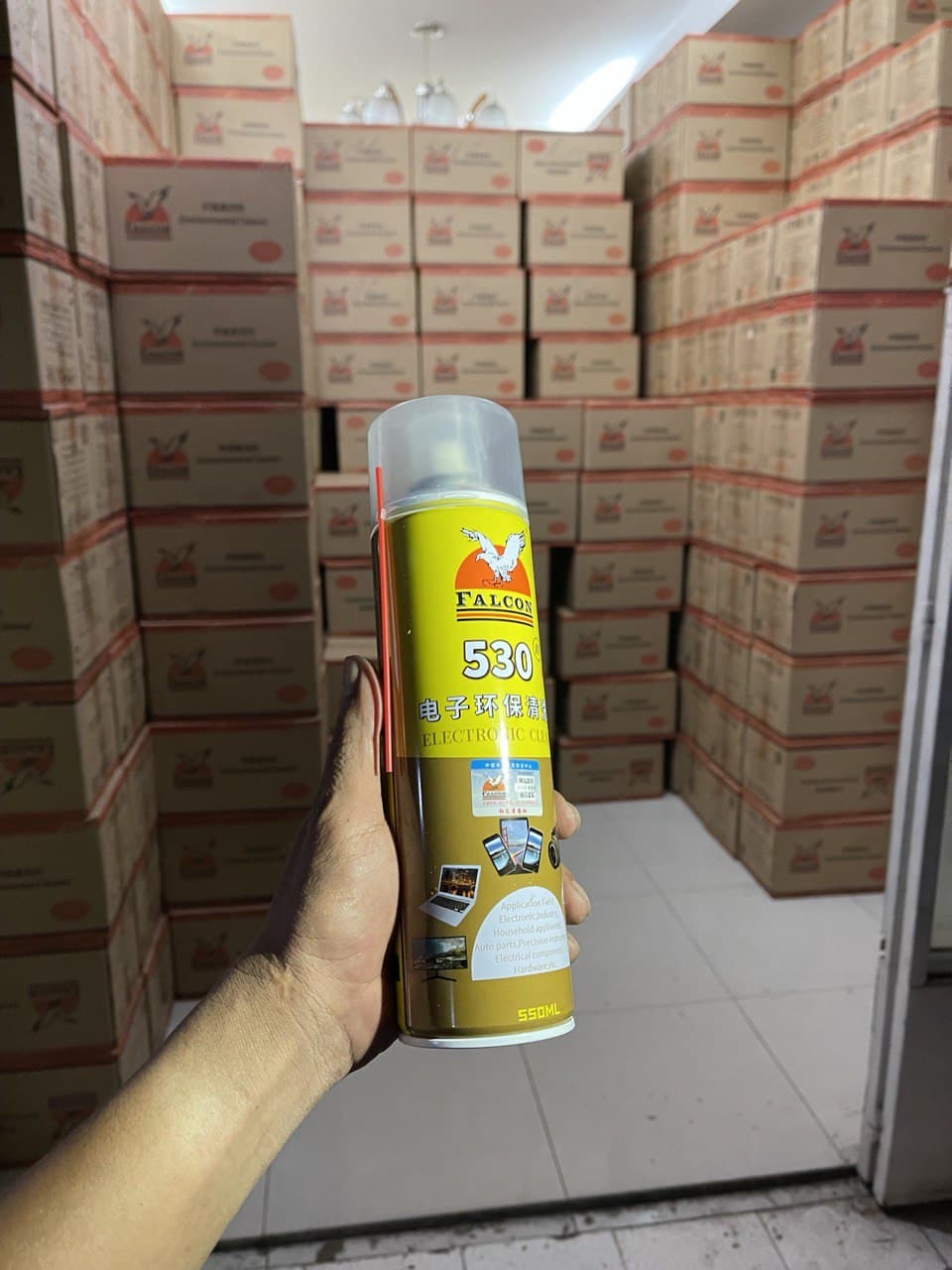 Nước tẩy rửa màn hình, keo kính, đa năng Falcon 530 dung tích 550ml