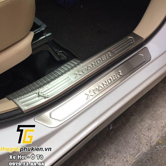 Bộ sản phẩm ỐP BẬC CỐP VÀ BẬC CỬA Inox xe Mitsubishi Xpander