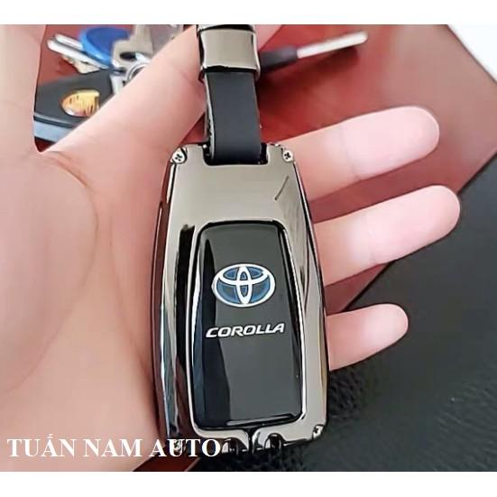 ỐP KHÓA DÀNH CHO XE TOYOTA CROSS, CAMRY 2019, 2020, 2021 HỢP KIM