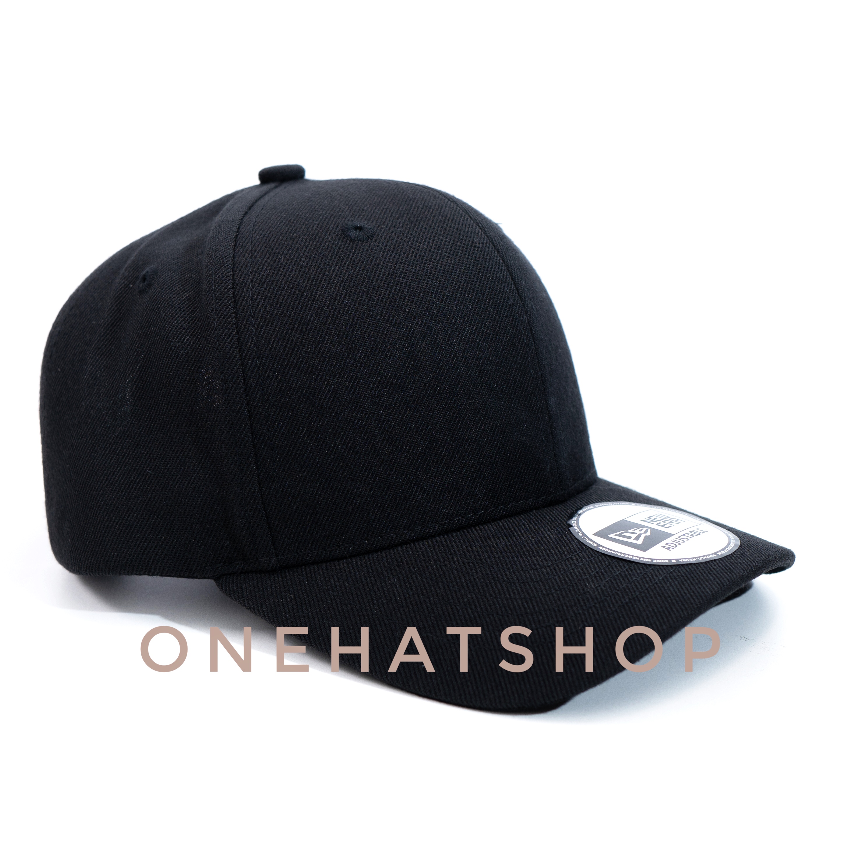 Nón lưỡi trai trơn đen Baseball cap phiên bản có tem - quai nút khoá dập logo - vải chất lượng cao