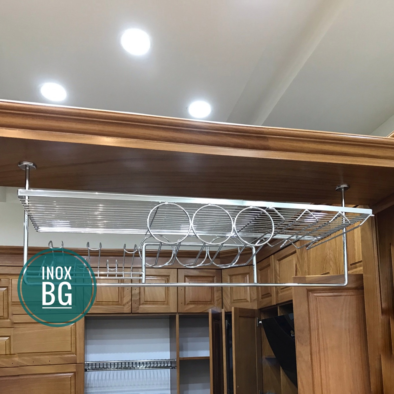 Giá treo ly quầy bar bằng chất liệu Inox nhập khẩu