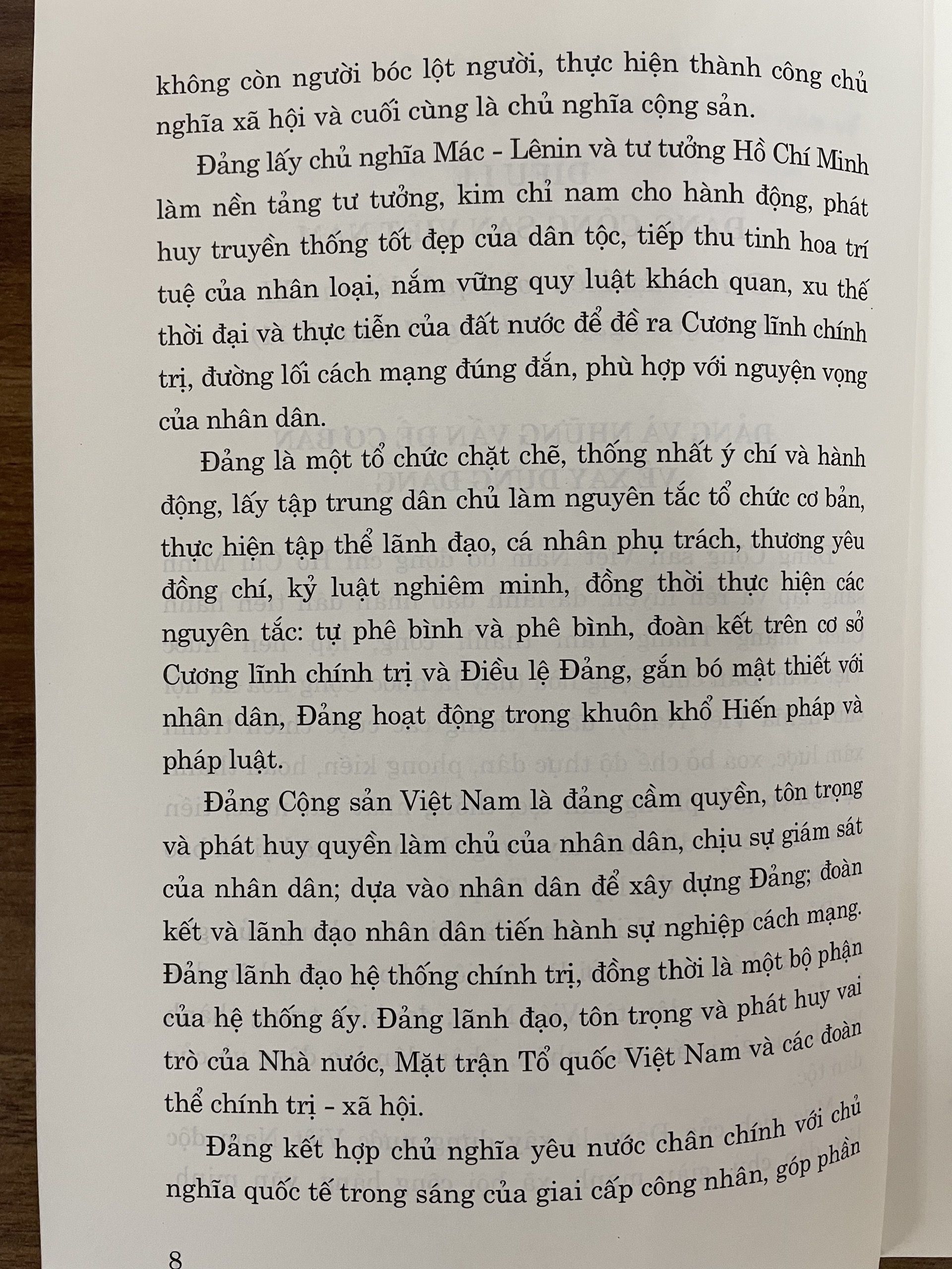 Một số văn bản về công tác Đảng và quy định, hướng dẫn thi hành