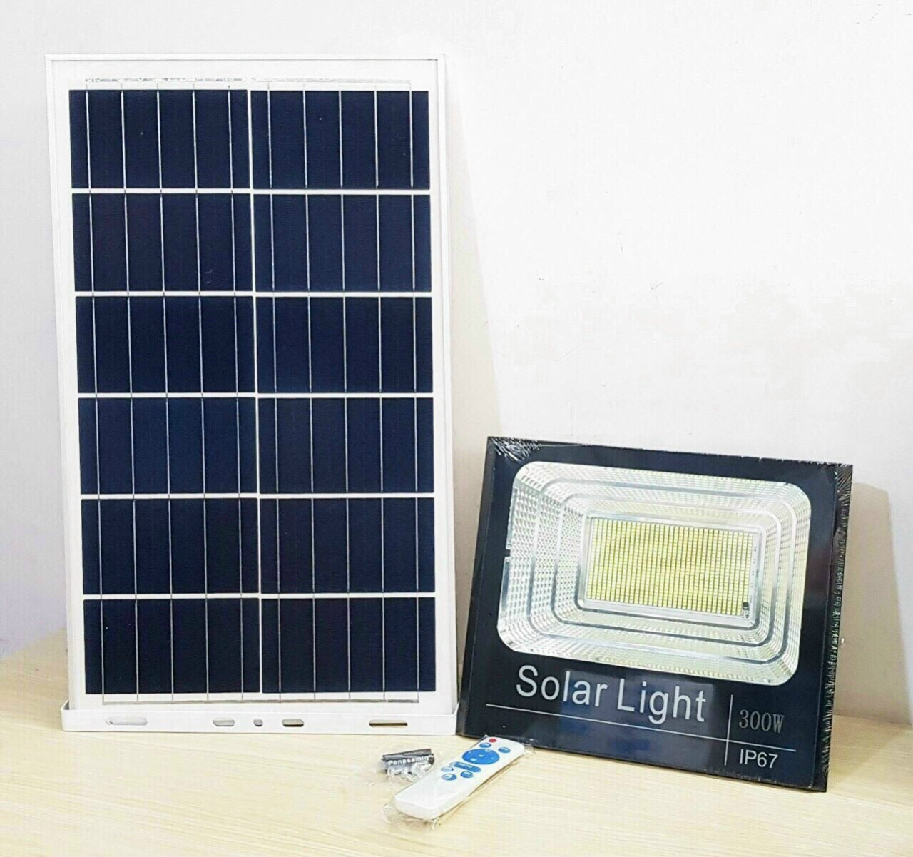 Đèn Pha Led Năng Lượng Mặt Trời 200w