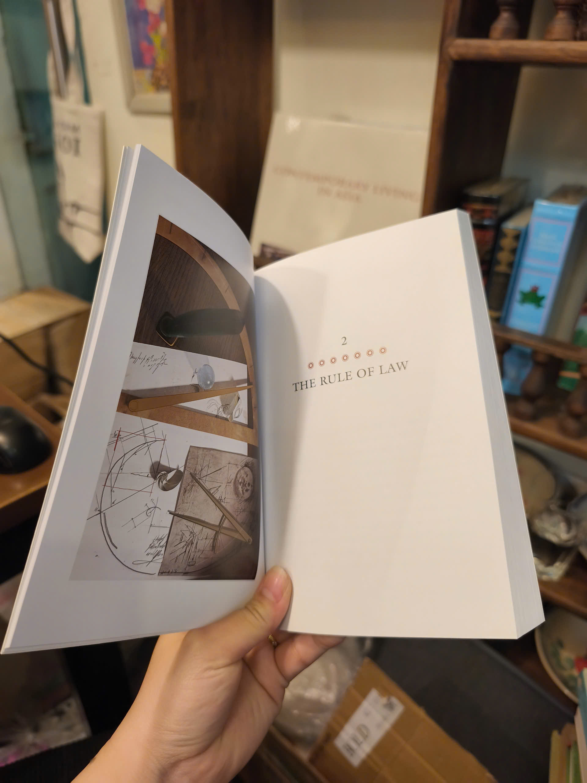 Sách - Grand Design by Stephen Hawking - Science| Nonfiction| Physics in English