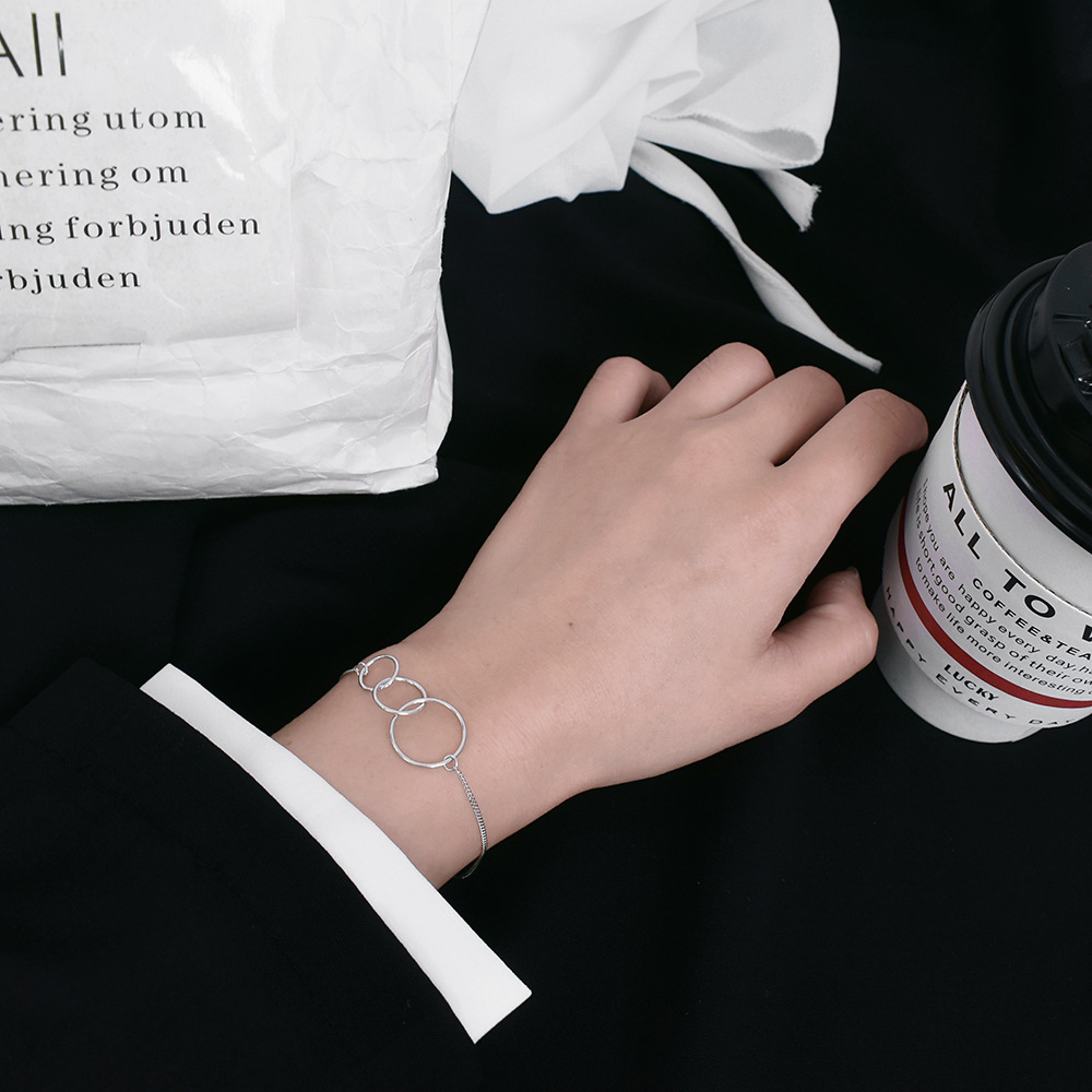 Lắc tay vòng tay vòng tròn phong cách