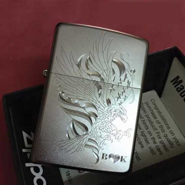 Bật Lửa ZIPPO KHẮC ĐẠI BÀNG 09 – ZIPPO 205.DB09