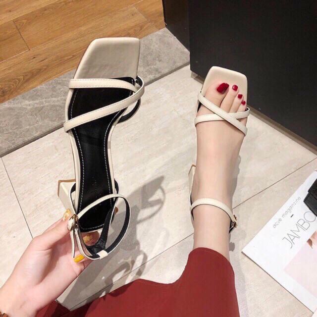 Giày cao gót đế vuông 5p quai chéo chữ X Mã THS10