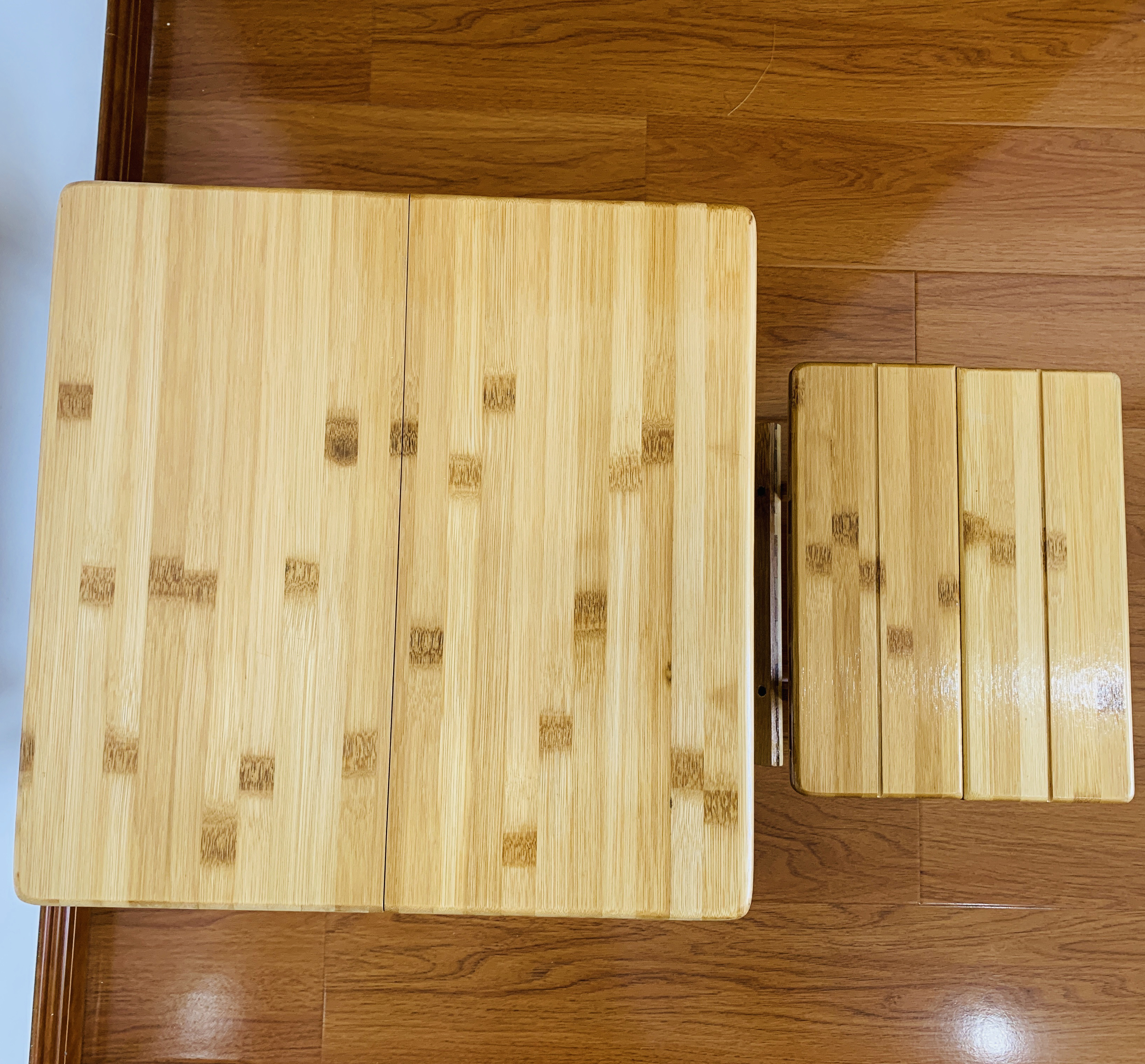 Bàn gỗ gấp xếp mini gấp gọn để được cốp ô tô bằng gỗ Tre Tự Nhiên Màu Vàng Vân gỗ Tre rất đẹp, Dùng để di du lịch,dã ngoại - Bàn gỗ gấp gọn đi dã ngoại du lịch