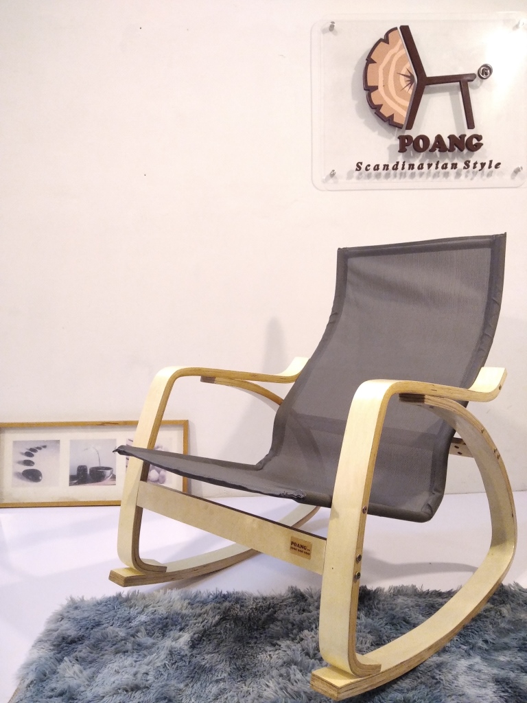 Ghế thư giãn | POANG | gỗ plywood bạch dương/óc chó | R67XS89XC91cm