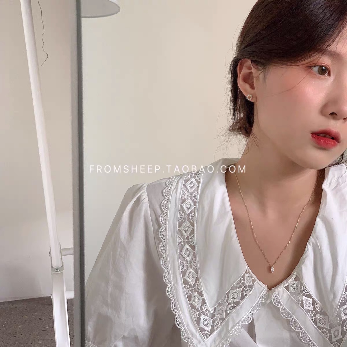 Khuyên tai tròn đính ngọc phong cách hàn quốc