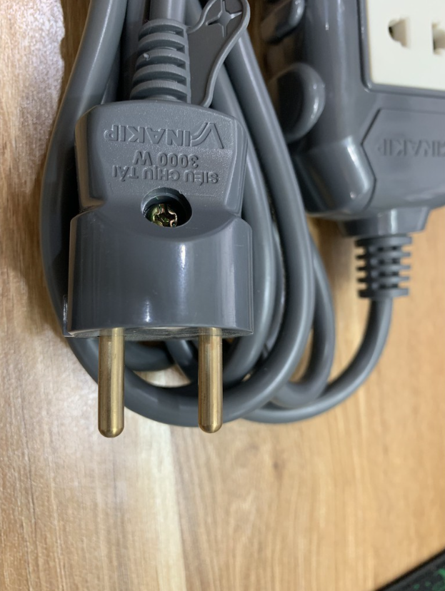 Ổ cắm Vinakip 4 lỗ siêu chịu tải 8000W lõi sứ cao cấp chịu nhiệt tốt dùng cho bếp lẩu, lò nướng công suất cao - Hàng chính hãng