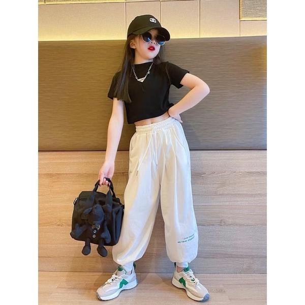 Sét áo đen crop quần joger