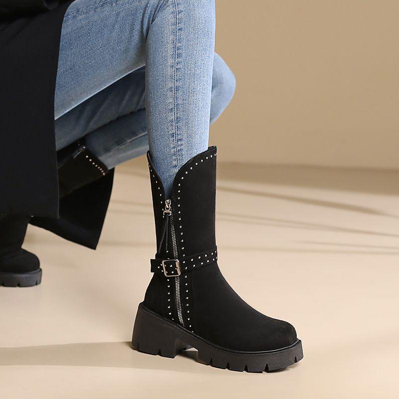 Giày Bốt Martin Cao Đến Đầu Gối Lót Nhung Dày Dặn Đính Đinh Tán Phong Cách Mới