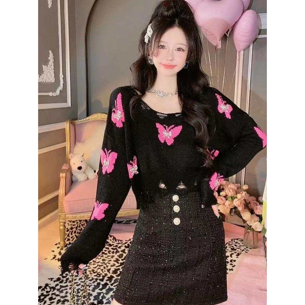 Áo len nữ Montoghi dệt kim kiểu RÁCH NHÍ croptop IN HÌNH BƯỚM phong cách cá tính