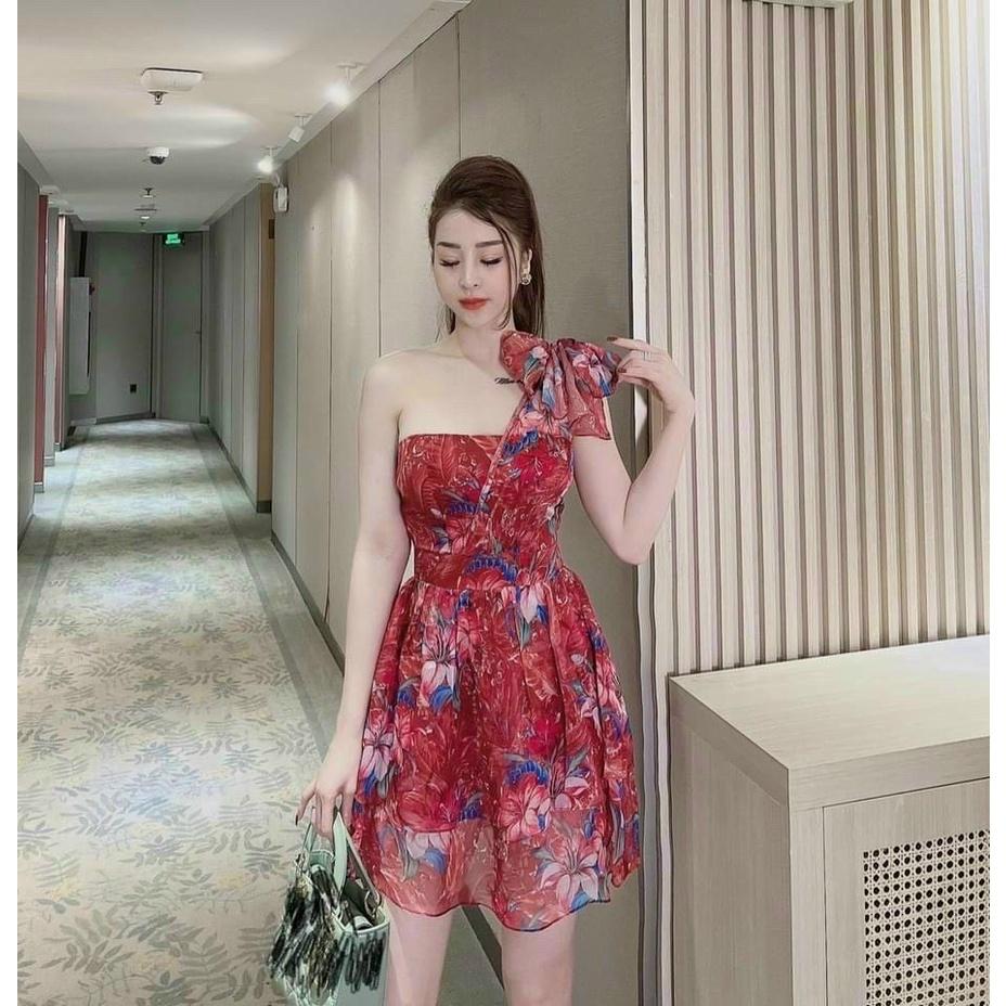 Đầm váy nữ lệch vai xếp tầng với các họa tiết hoa xinh xắn dành cho các nàng đi chơi, dạo phố