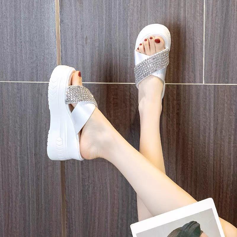 Dép xuồng nữ đế cao 7 phân quai đá chéo