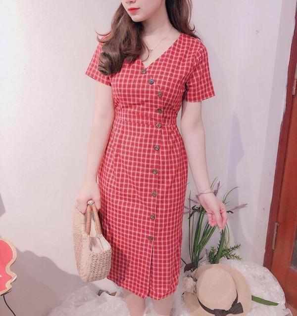 Đầm kẻ khuy lệch cổ tim thiết kế