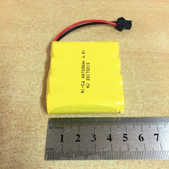 Pin sạc 4.8V dung lượng 700mAh jack SM càng cua đen