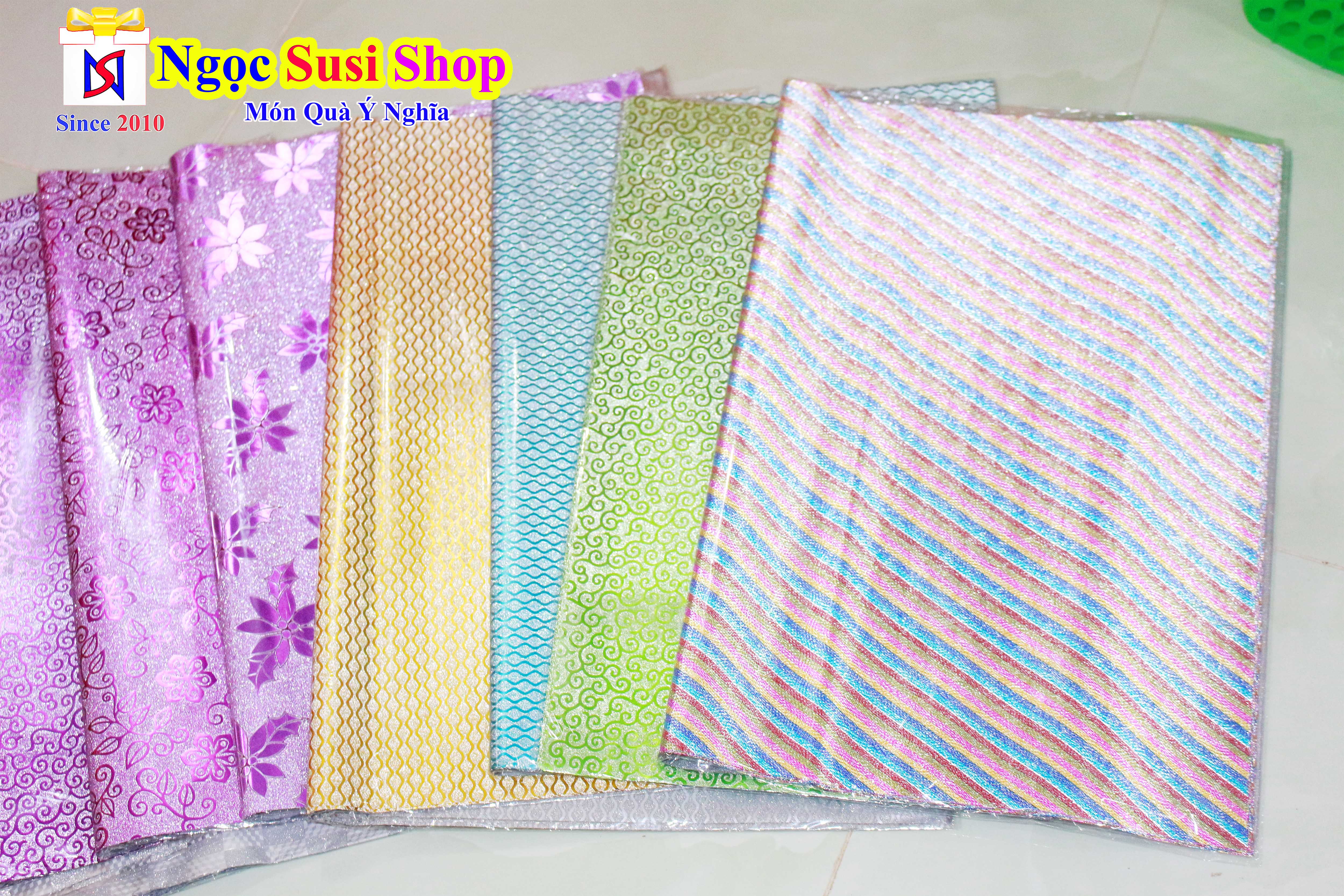 GIẤY GÓI QUÀ KIM TUYẾN SIÊU ĐẸP 70X50CM - NGẪU NHIÊN MẪU