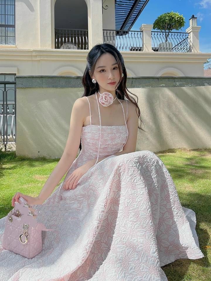 ĐẦM GẤM TAPTA HOA KÈM DÂY CỔ ĐÍNH HOA