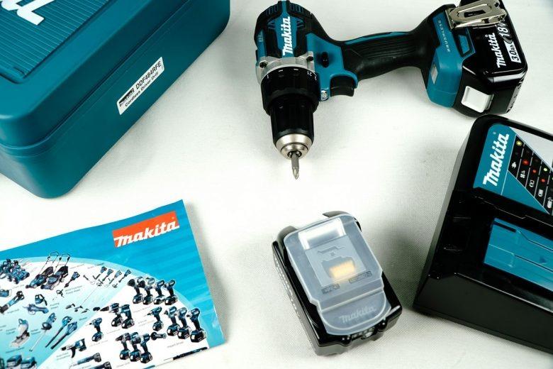 MÁY KHOAN VẶN VÍT DÙNG PIN 18V MAKITA DDF484RFE - HÀNG CHÍNH HÃNG