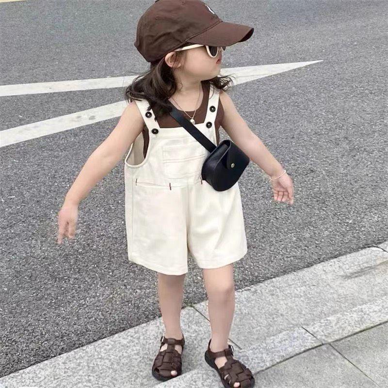Yếm kaki trắng kèm áo sát nách cho bé gái