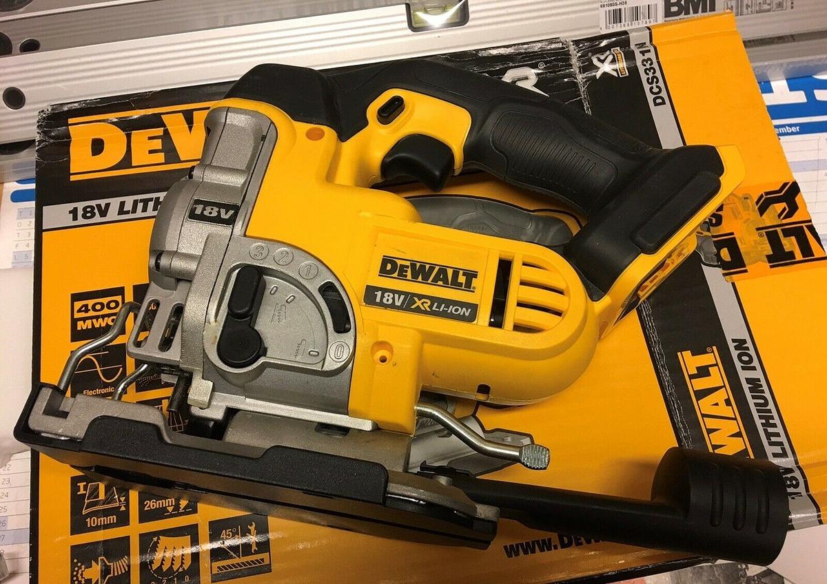 THÂN MÁY CƯA LỌNG PIN 400W 18V DEWALT DCS331N-KR- HÀNG CHÍNH HÃNG