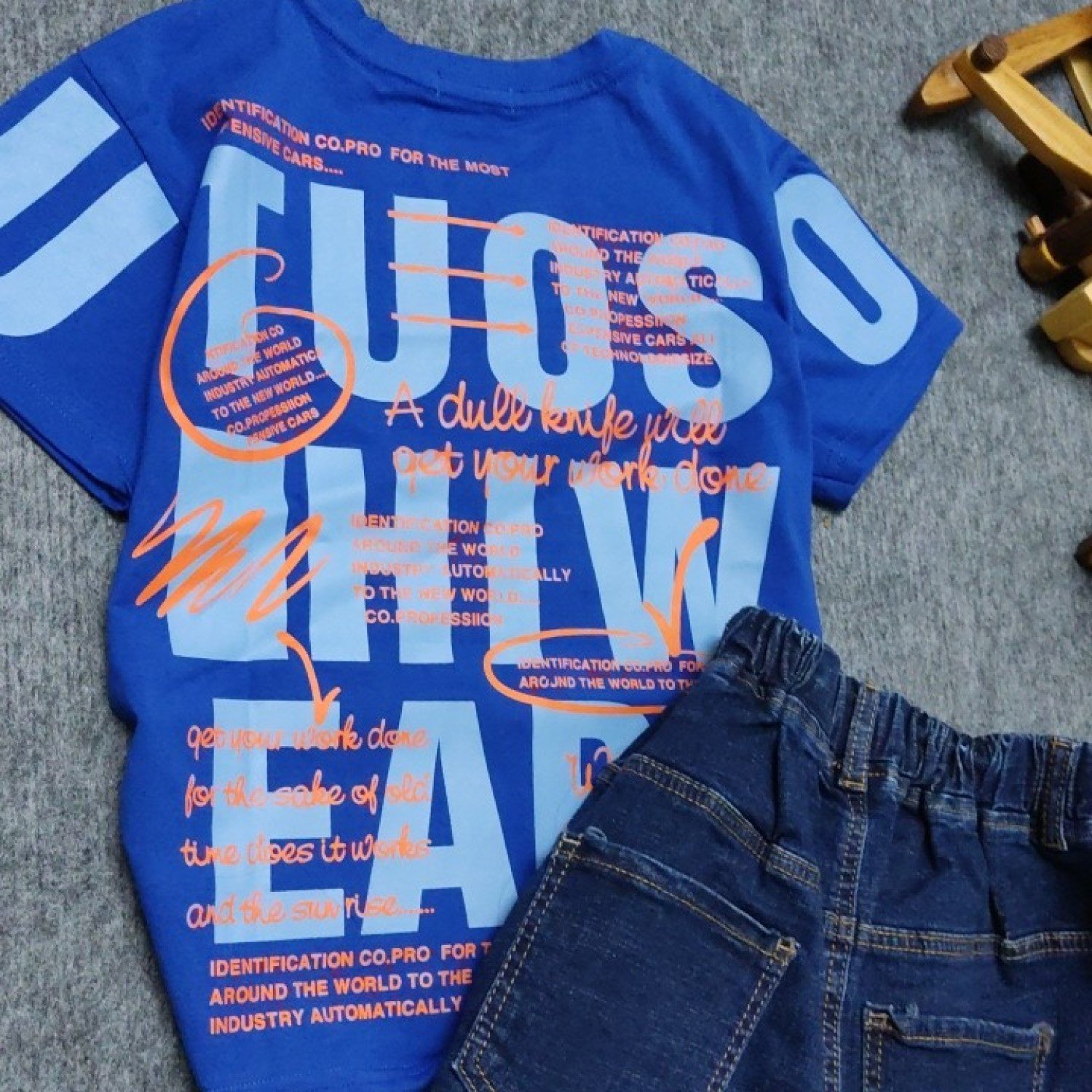 K81XL Bộ áo thun tay ngắn và quần jean co giãn cho bé trai từ 5-15 tuổi