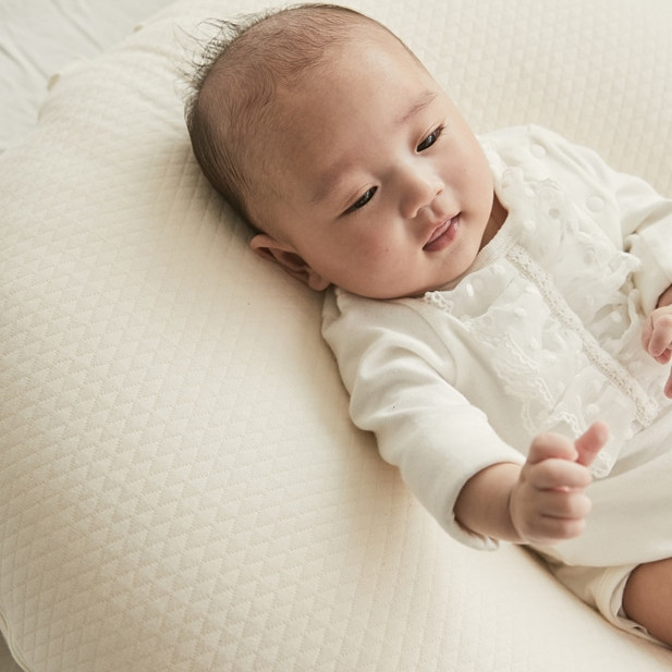 Vỏ gối chống trào ngược Rototo bebe chính hãng chất liệu cotton lụa cao cấp mềm mại, thấm hút mồ hôi tốt