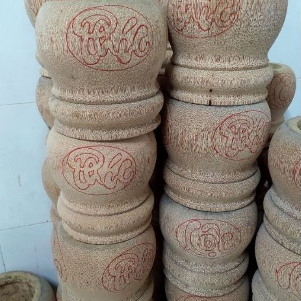 Bình Trà Gỗ Dừa Chạm Thủ Công Tam Đa "Phúc Lộc Thọ" Và Bình Trà 700 - 1200ml - Sản Phẩm Được Sản Xuất Tại Bến Tre