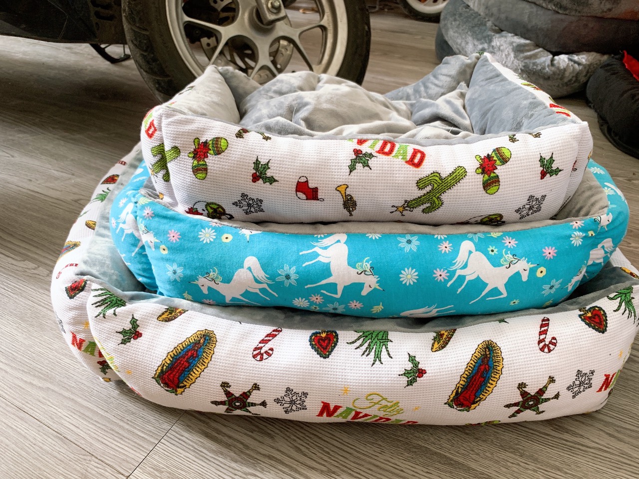 Nệm ổ vuông lông thú cho chó mèo size 15kg
