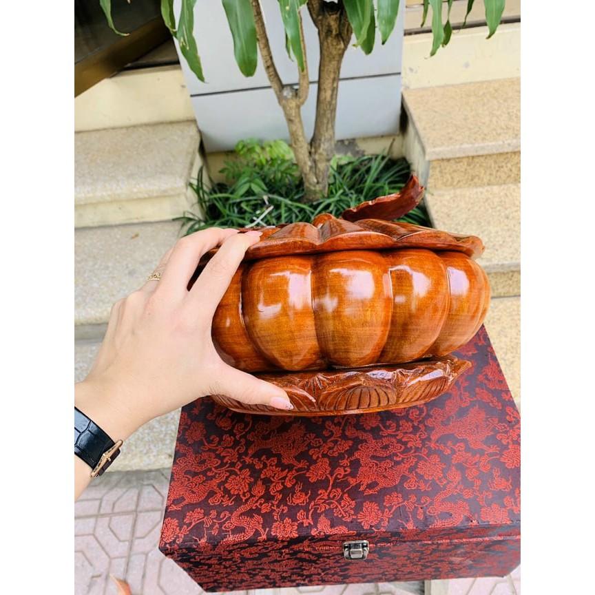 Khay bánh kẹo hình quả bí ngô