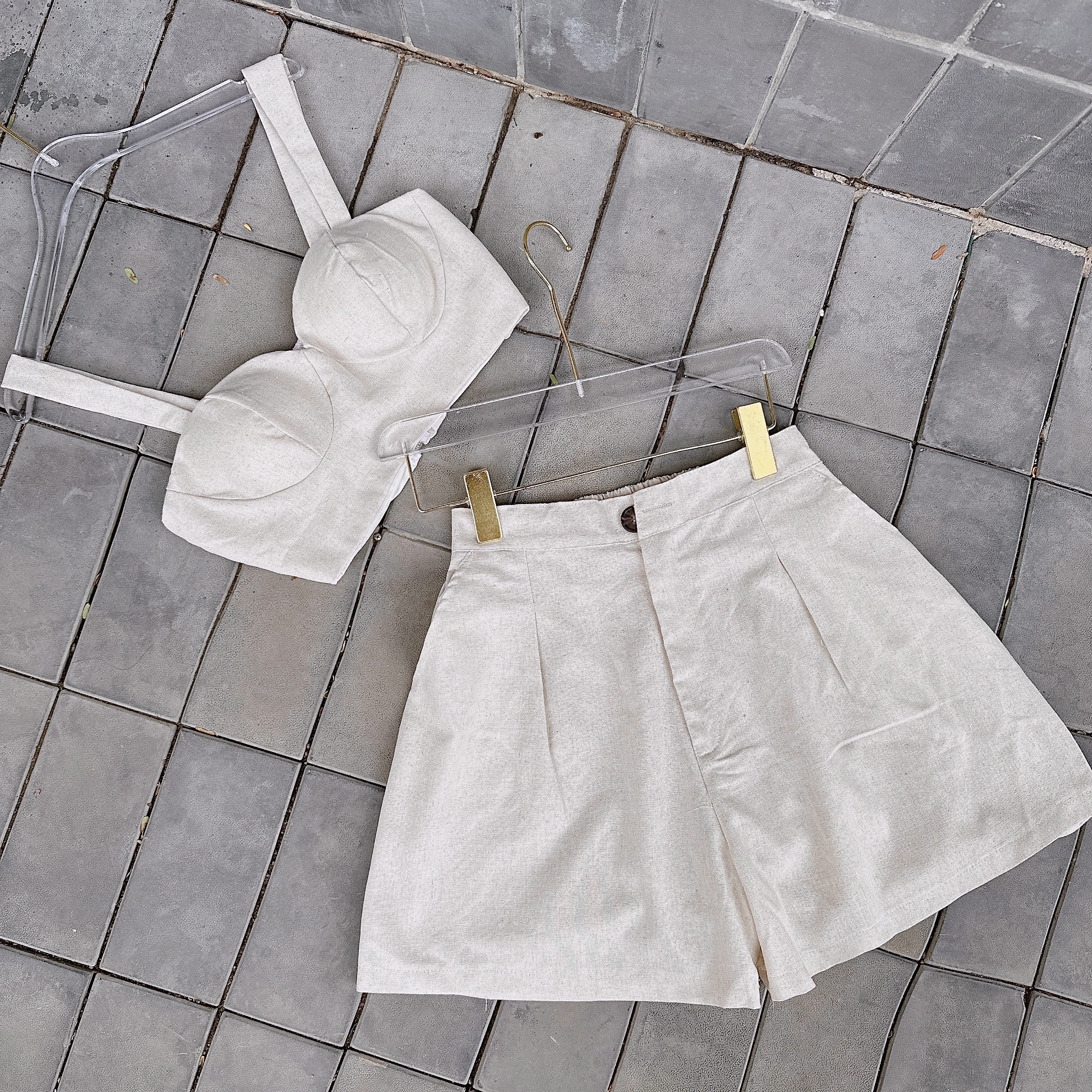 ĐỒ BỘ SET ÁO CROPTOP 2 DÂY CỔ U CÚP NGỰC + QUẦN NGẮN ỐNG RỘNG LƯNG CAO GIẢ VÁY CHỮ A SUÔNG TRƠN SHORTS ĐI CHƠI DẠO PHỐ ĐI BIỂN ĐI TIỆC