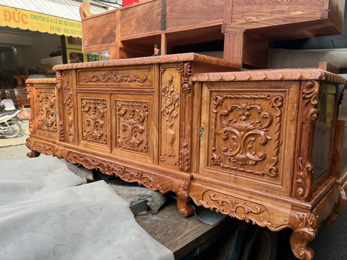 Kệ tivi gỗ hương đá chạm khắc hoa văn tinh xảo 2M2