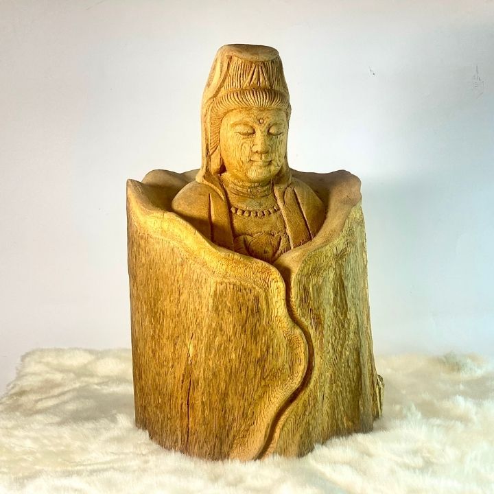 Tượng Quan Âm Bằng Gỗ Trầm Hương