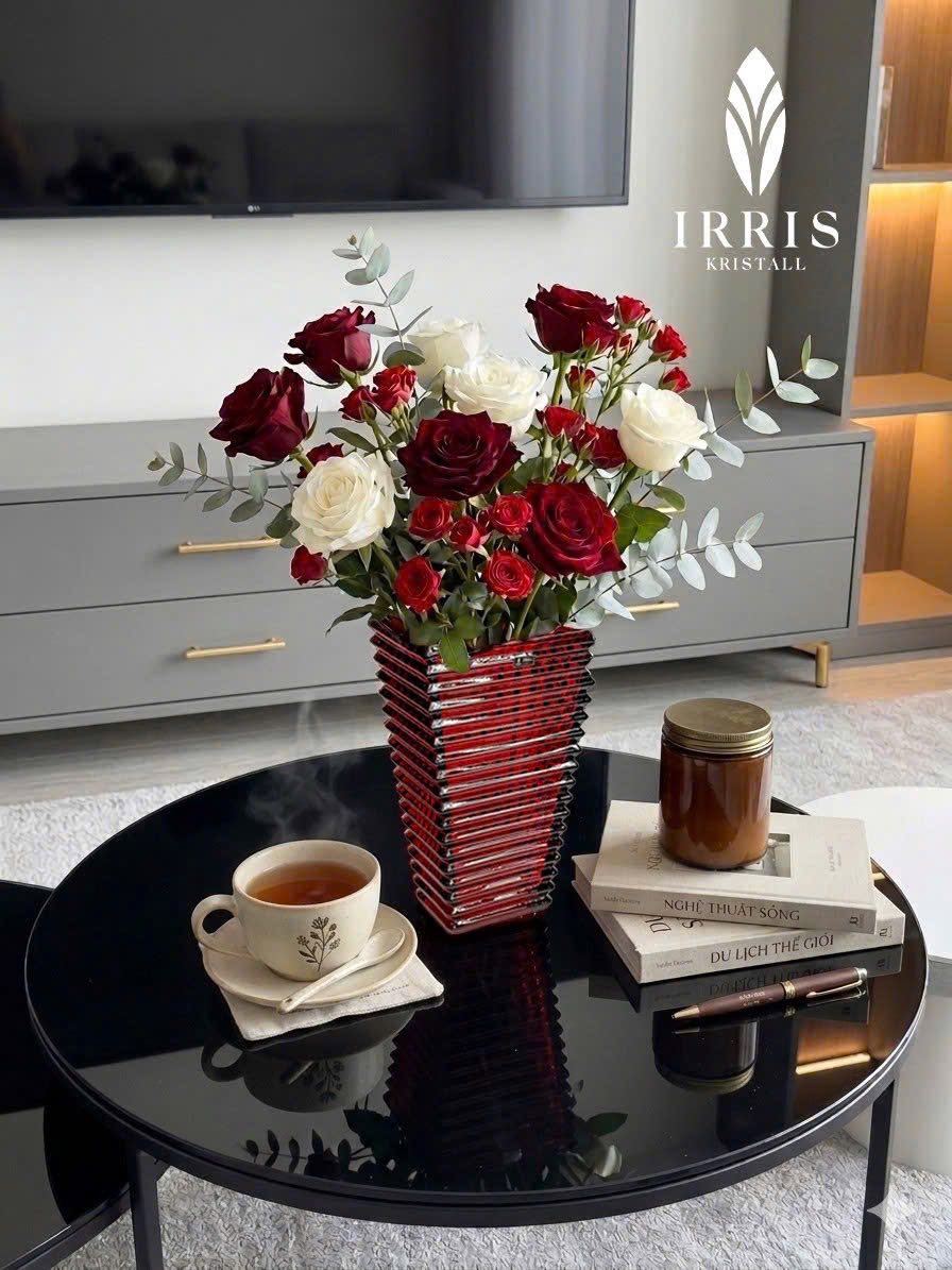 Lọ hoa tháp kim cương Irris 28cm Hàng chính hãng