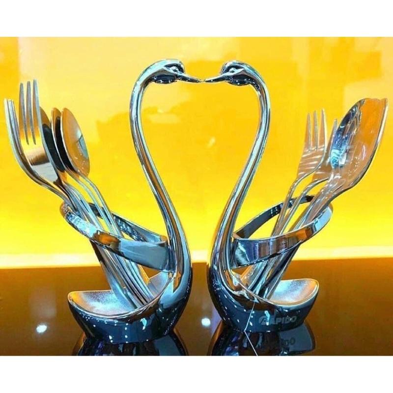 Giá Thìa Nĩa Hình THIÊN NGA Xinh Xắn Kèm 6 Thìa Dĩa - Chất Liệu INOX 304 Bền Đẹp Sang Trọng
