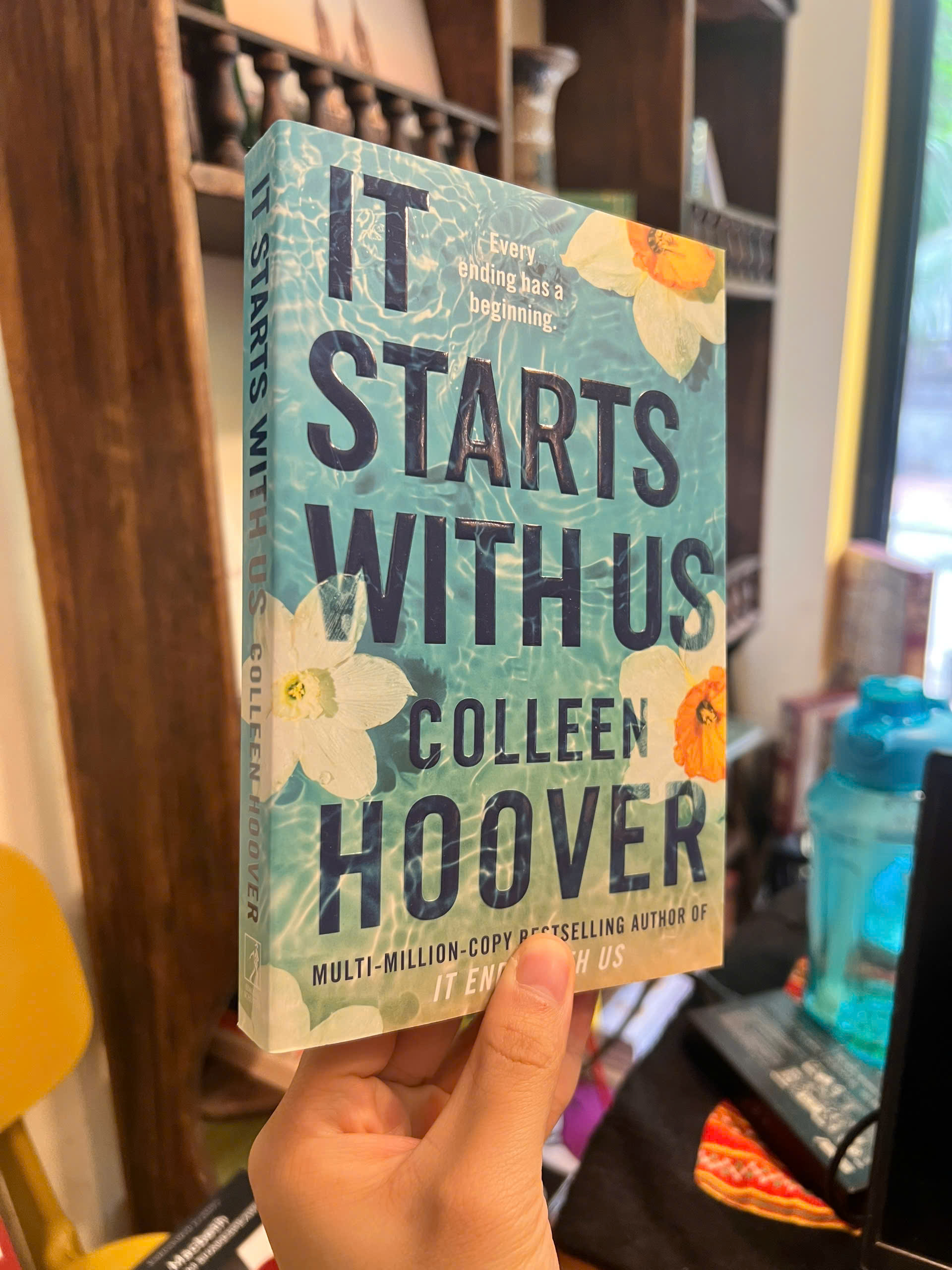 Sách - It Starts with Us by Colleen Hoover | Romance / BookTok / Ngoại văn Nhập khẩu / Lãng mạn