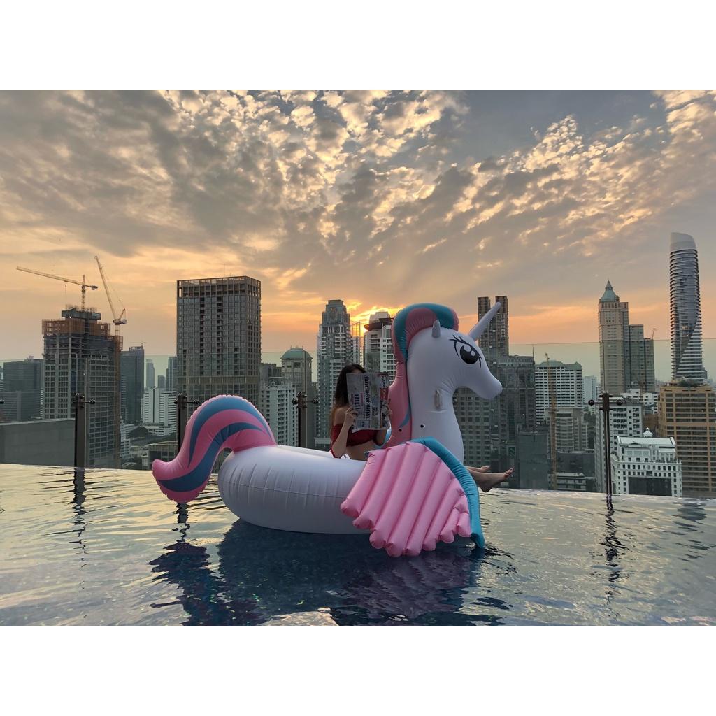 Kỳ lân bơm hơi khổng lồ Đi trên giường nổi Đồ chơi mùa hè Trò chơi bể bơi Nệm nước Phao nổi